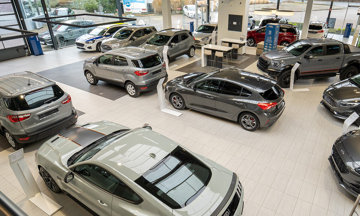 Intérieur de la concession Ford de Namur